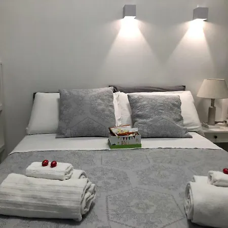 White | Enjoy Naples, The Cleanest Way 3*