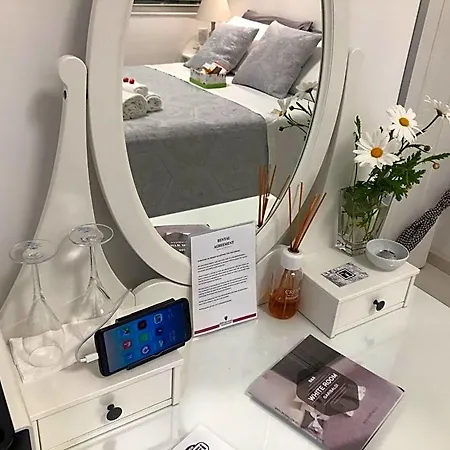 White | Enjoy Naples, The Cleanest Way 3* Naples